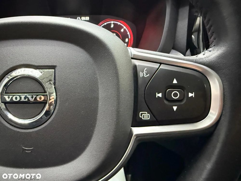 Volvo XC 60 D4 Momentum - 17