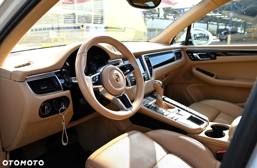 Porsche Macan - 26