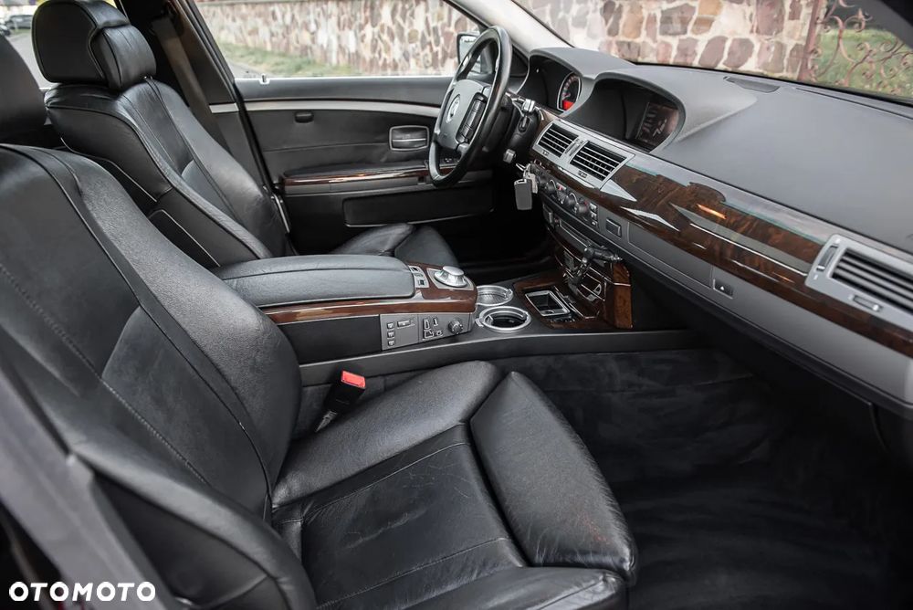 BMW Seria 7 - 31