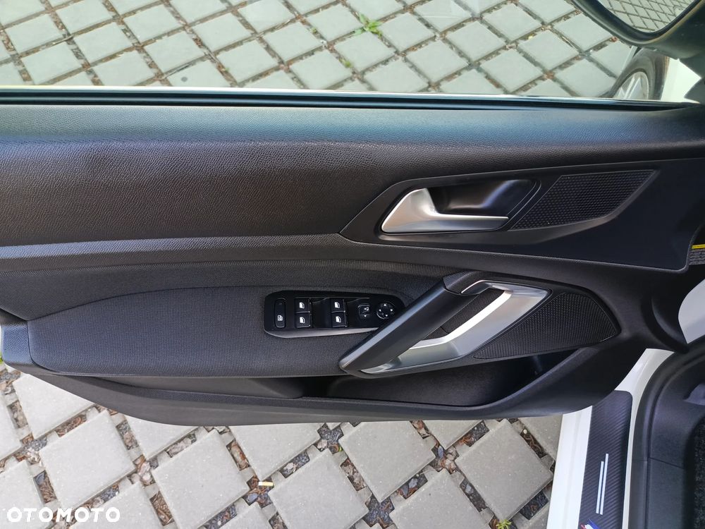 Peugeot 308 BlueHDi 120 EAT6 Stop & Start Active Business-Paket - 28
