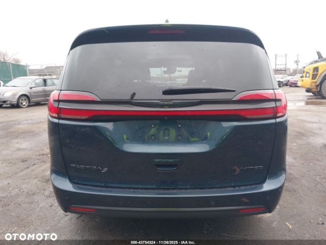 Chrysler Pacifica - 4