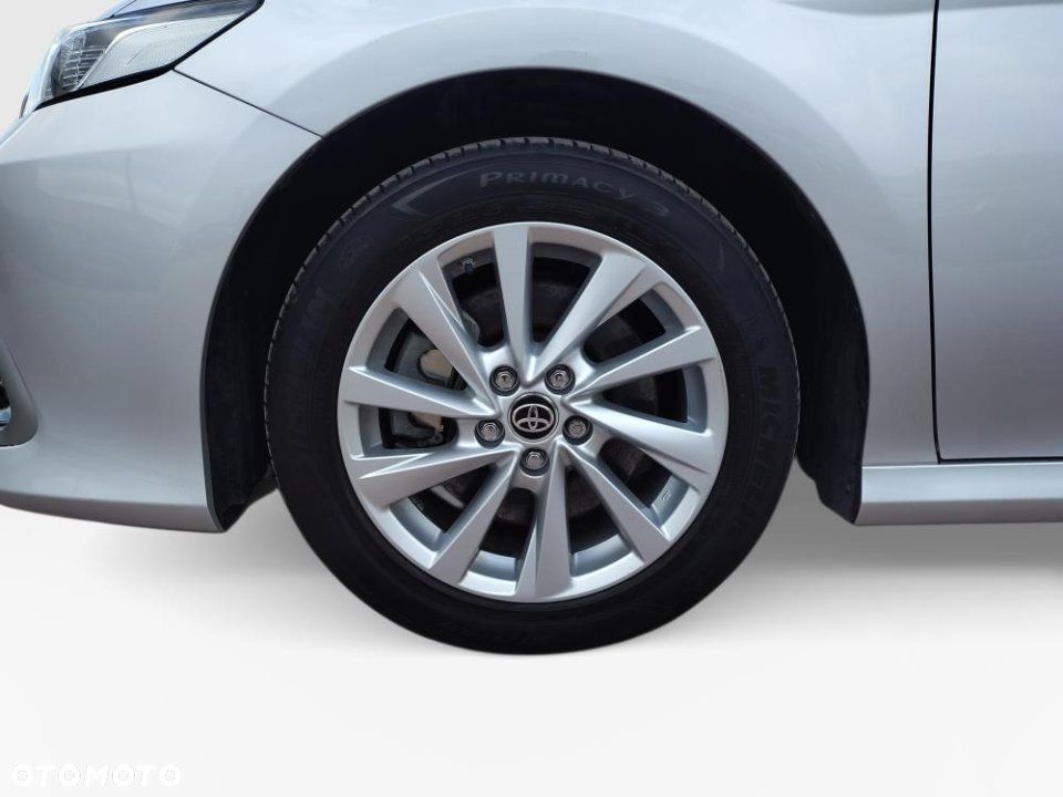 Toyota Camry - 11