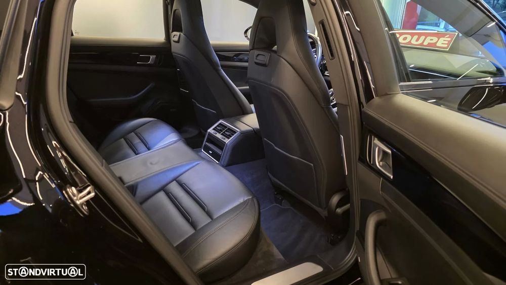 Porsche Panamera 4 E-Hybrid - 47