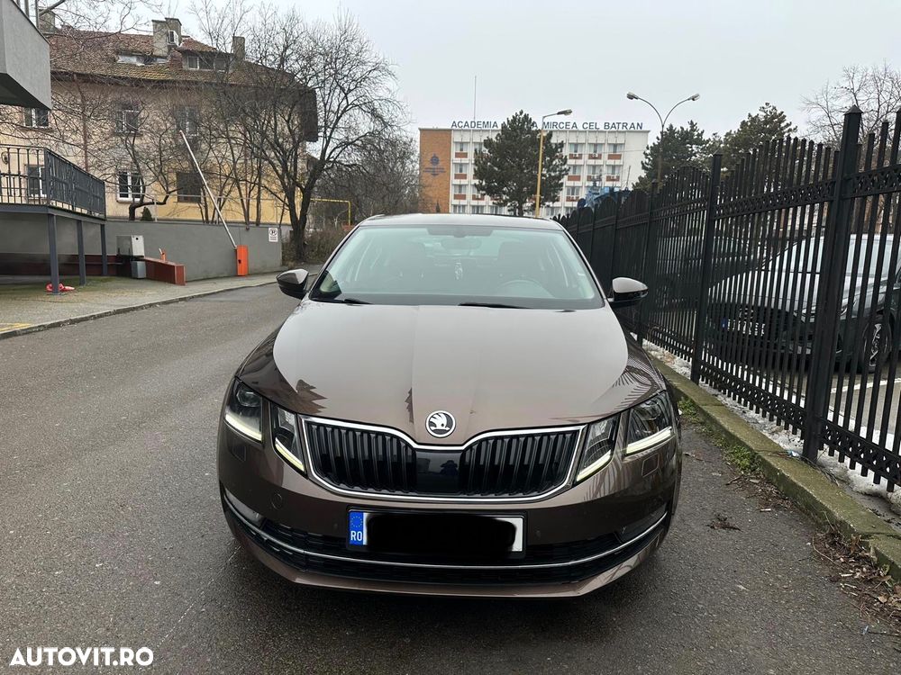 Skoda Octavia 2.0 TDI DSG Premium Edition - 9