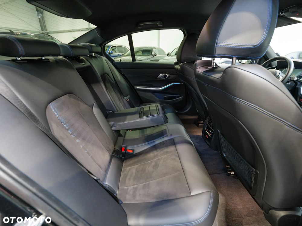 BMW Seria 3 320d xDrive M Sport sport - 21