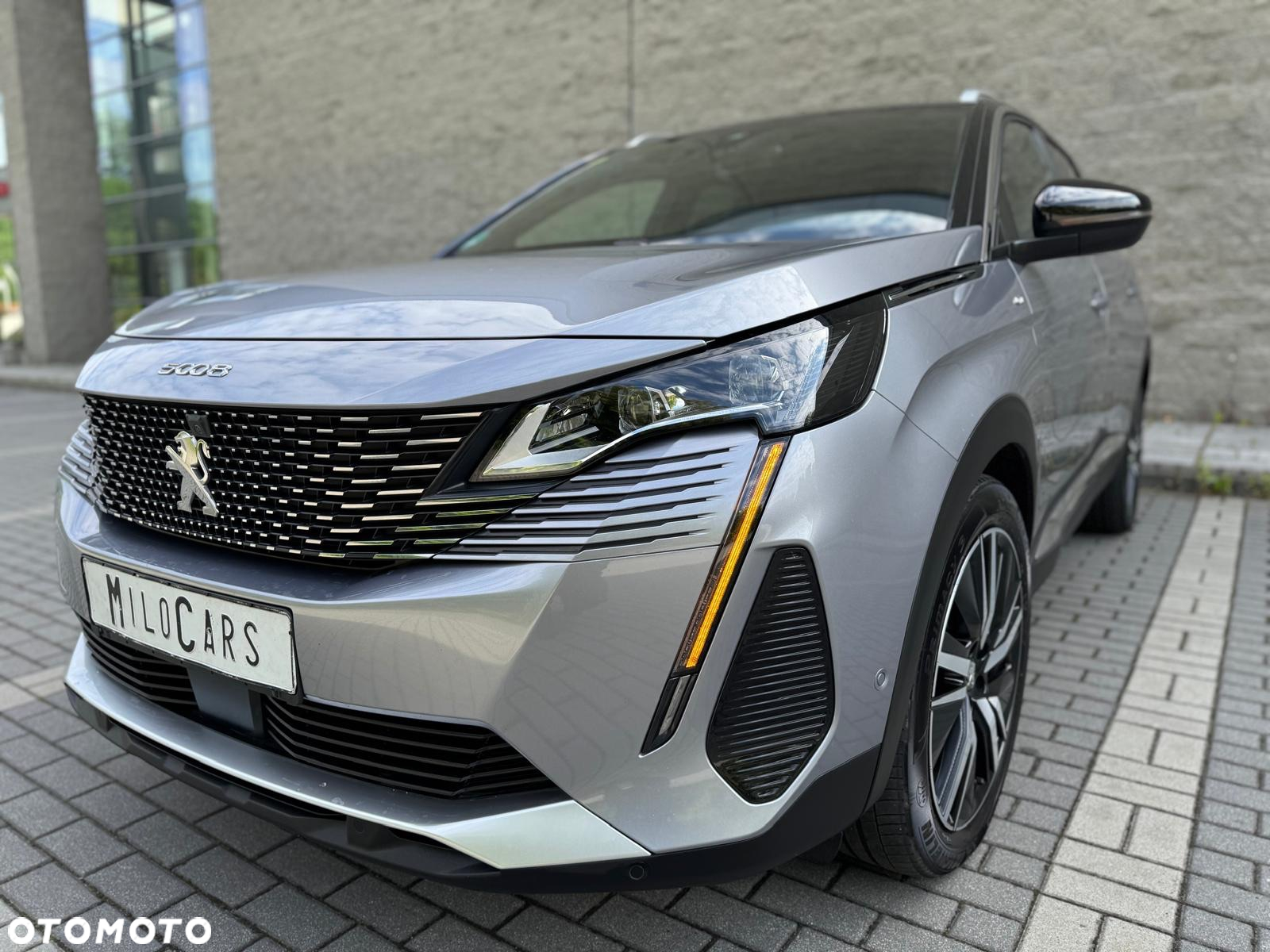 Peugeot 5008 - 5