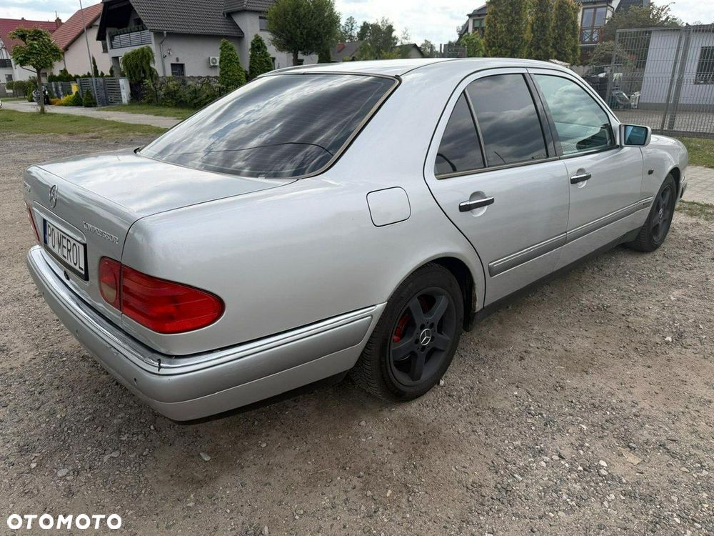 Mercedes-Benz Klasa E 200 Kompressor Elegance - 3