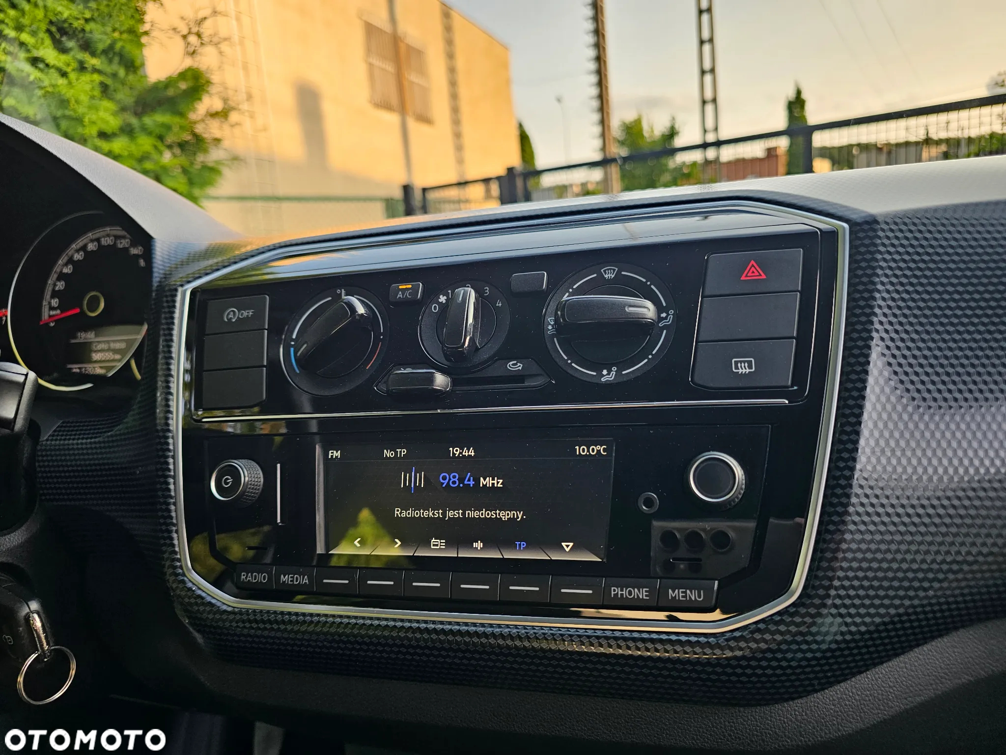 Volkswagen up! 1.0 high - 18