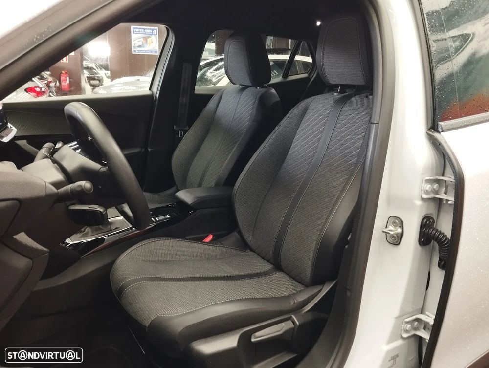 Peugeot 2008 1.2 PureTech Allure - 18