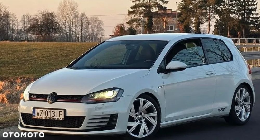 Volkswagen Golf - 14
