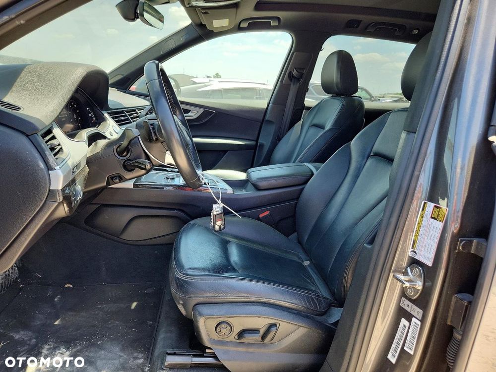 Audi Q7 - 10
