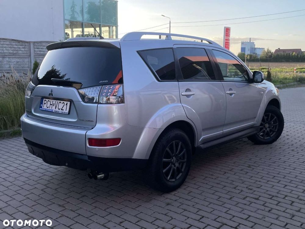 Mitsubishi Outlander - 10