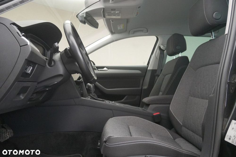 Volkswagen Passat Variant 2.0 TDI SCR Business DSG - 12