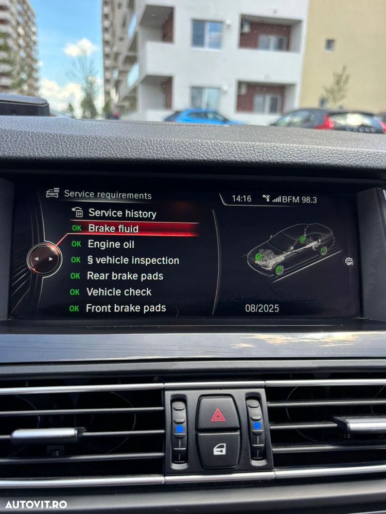 BMW Seria 5 520d xDrive AT - 13