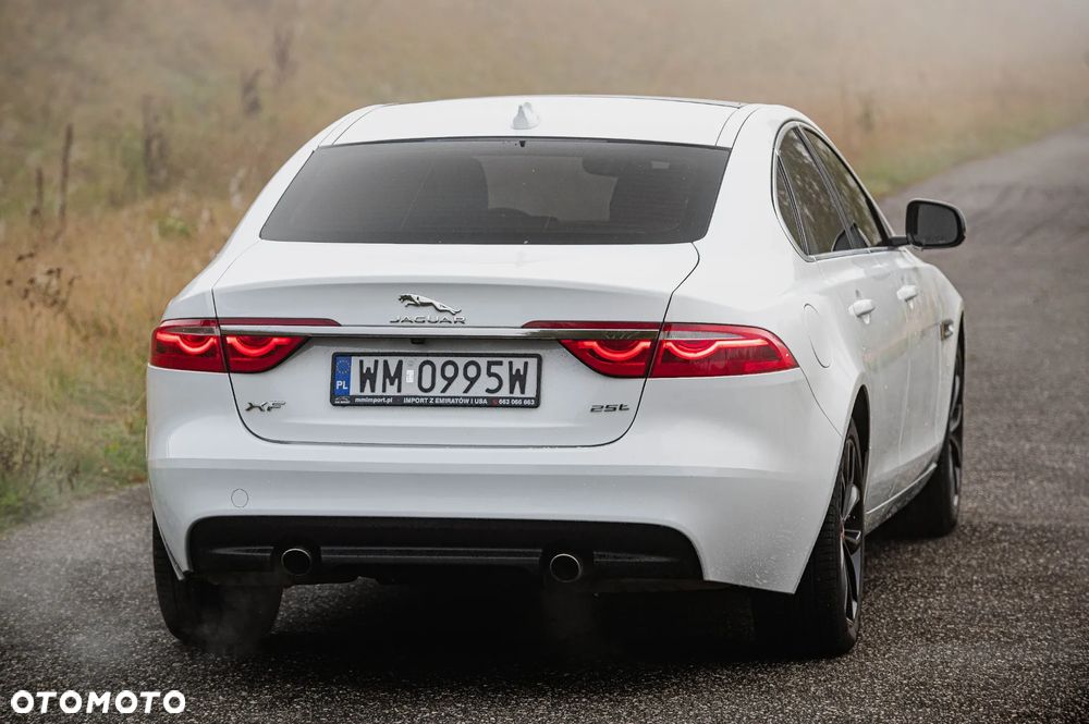 Jaguar XF - 13