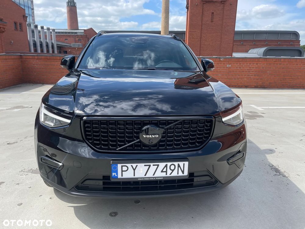 Volvo XC 40 B4 Plus Black Edition - 3