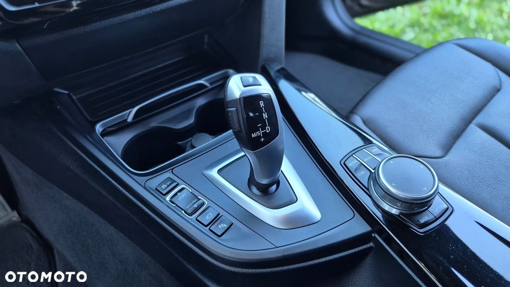 BMW Seria 3 320i xDrive Advantage sport - 22