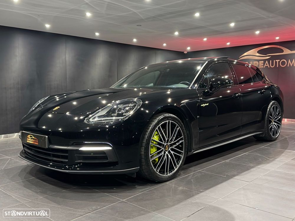 Porsche Panamera Sport Turismo 4 E-Hybrid - 1