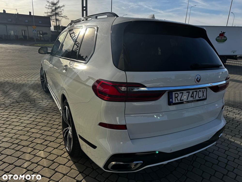 BMW X7 - 7