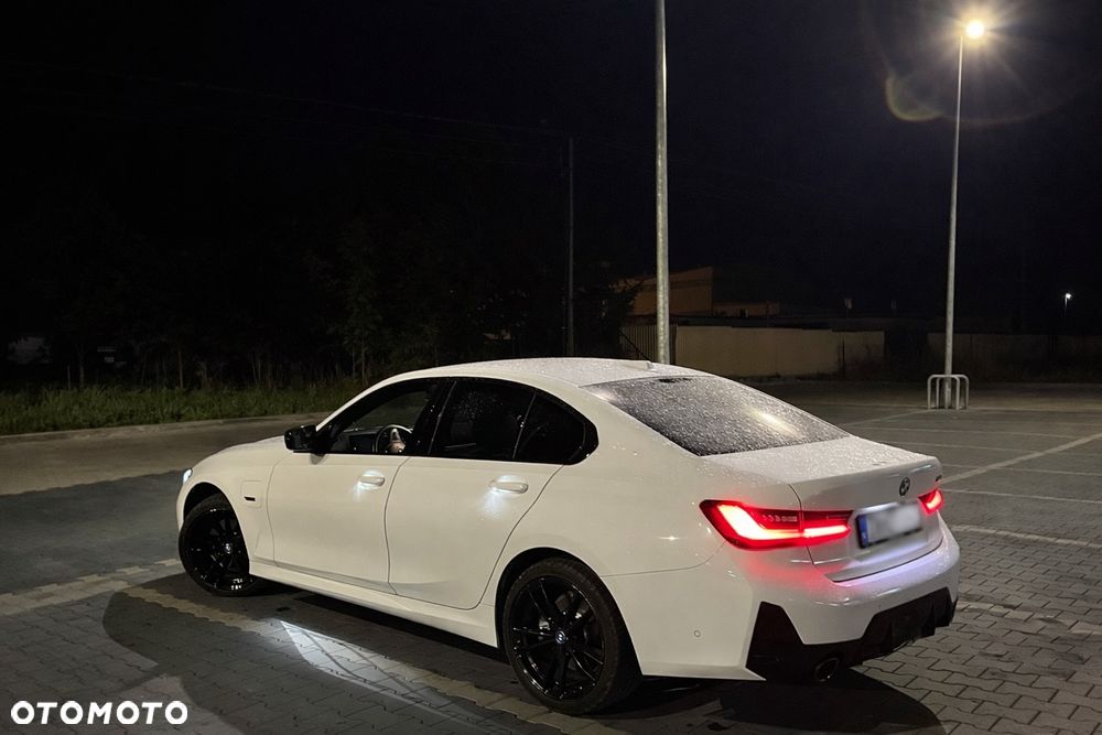 BMW Seria 3 330e PHEV M Sport sport - 3
