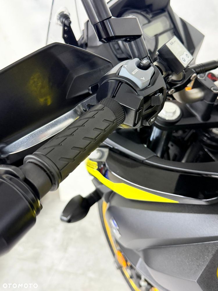 Suzuki V-STROM - 27
