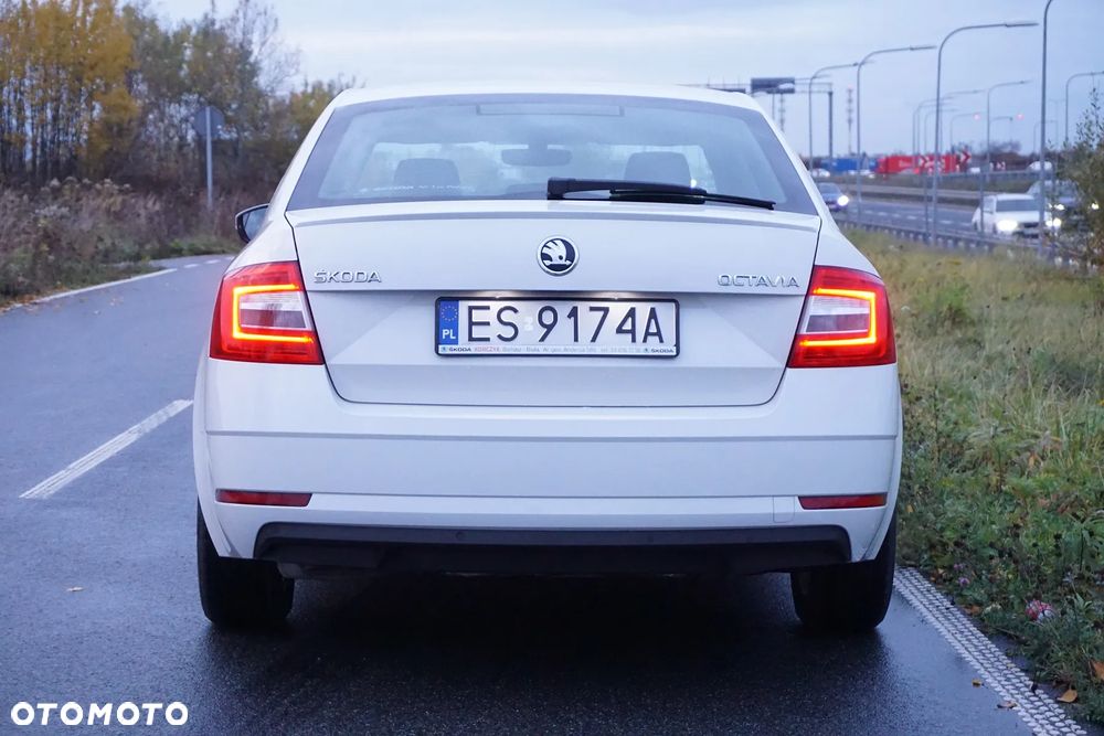 Skoda Octavia 2.0 TSI Ambition DSG - 12