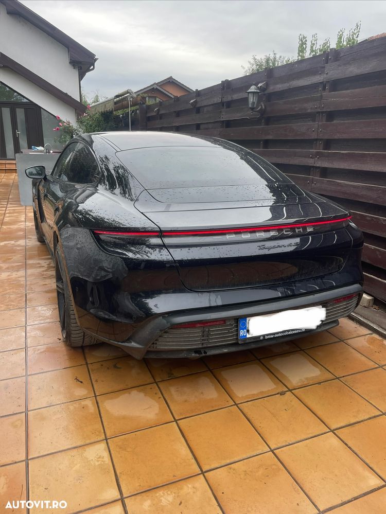 Porsche Taycan 4S - 6