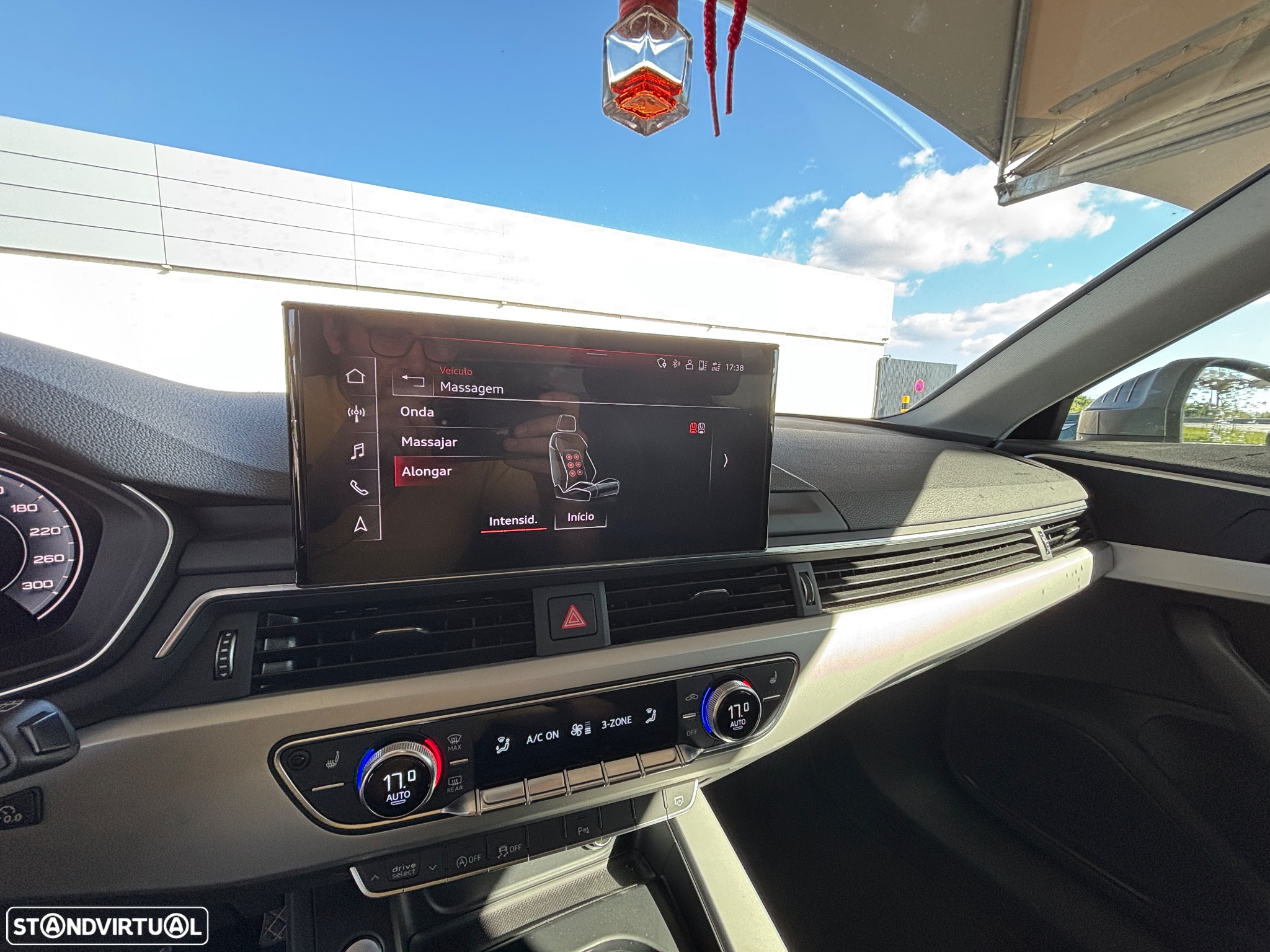 Audi A4 Avant 40 TDI S tronic S line - 32