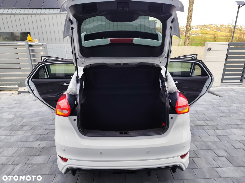 Ford Focus 2.0 EcoBoost ST - 9
