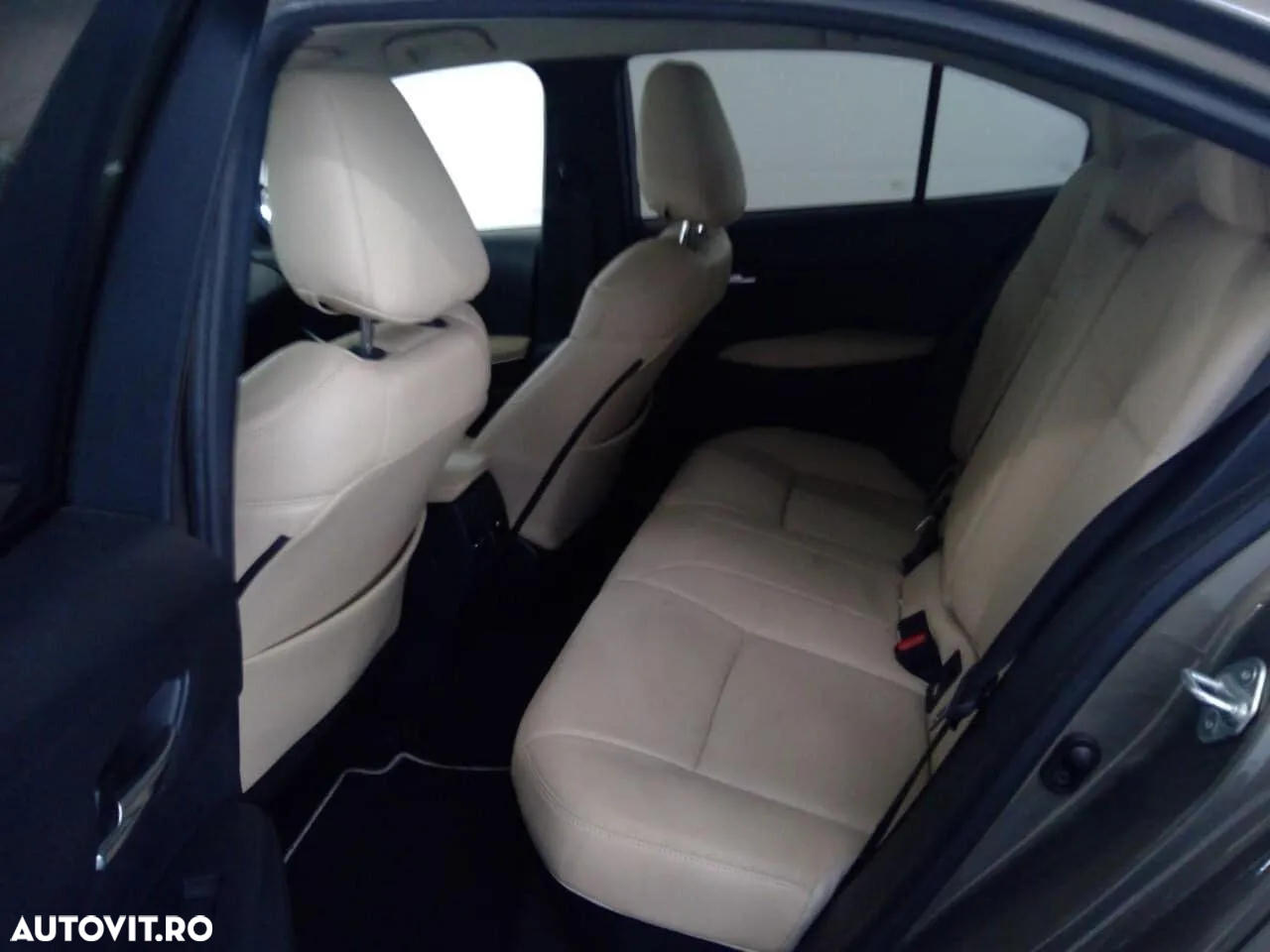 Toyota Corolla 1.8 HSD TS Exclusive - 7