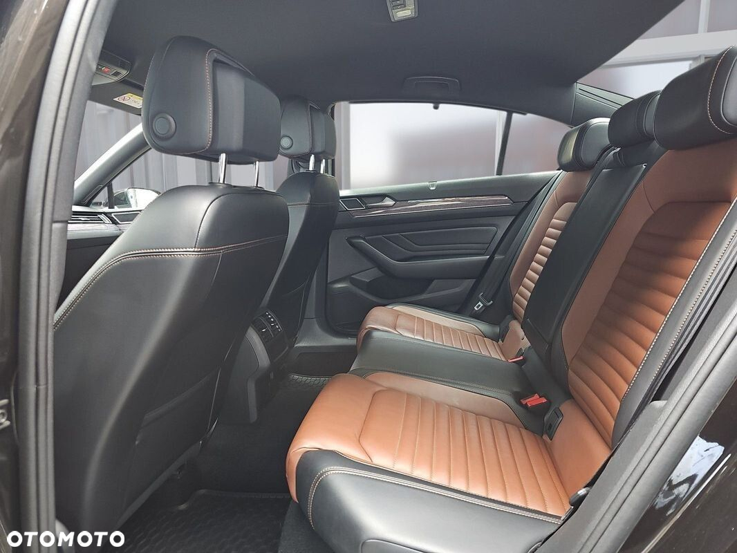 Volkswagen Passat 2.0 TDI 4Mot Elegance DSG - 12