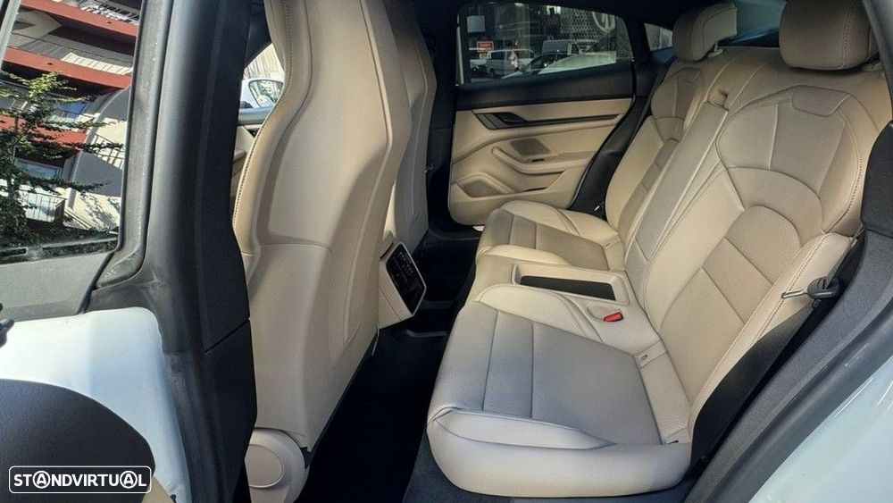 Porsche Taycan Standard - 13