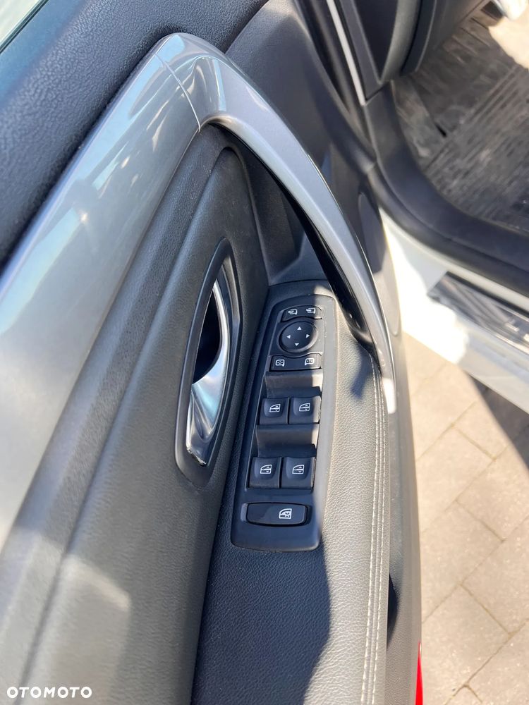 Renault Laguna 2.0 dCi Initiale ESM - 16