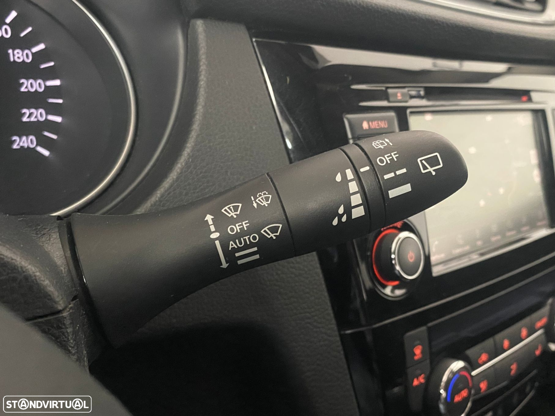 Nissan Qashqai 1.5 dCi N-Connecta DCT - 18