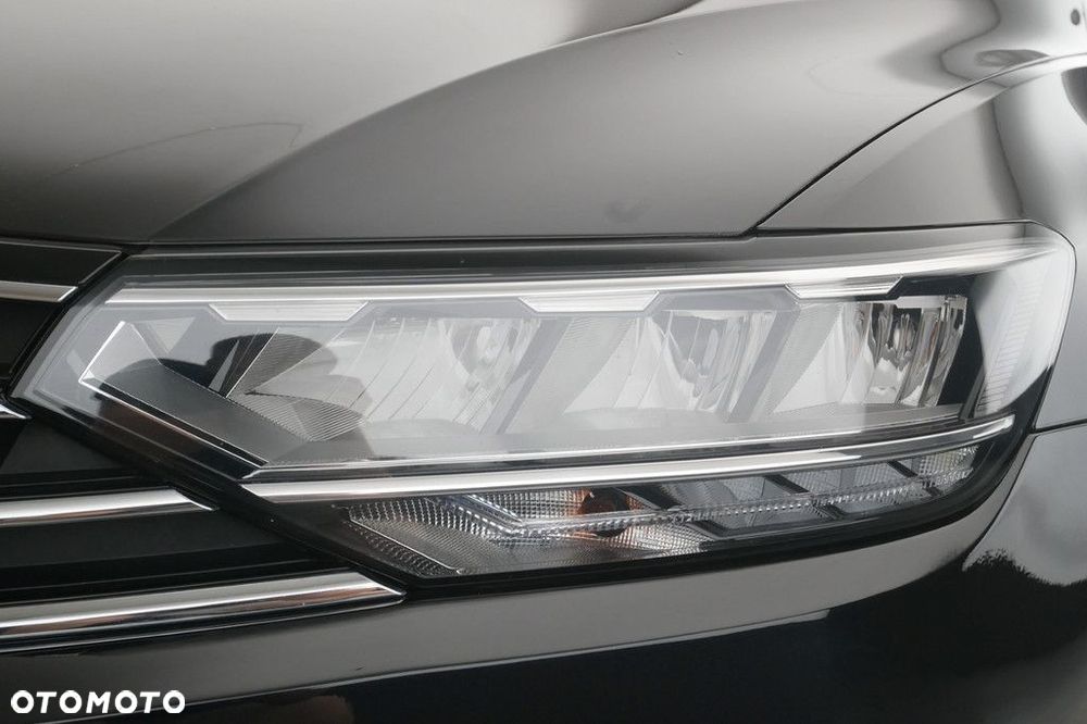 Volkswagen Passat Variant 2.0 TSI Business DSG - 13