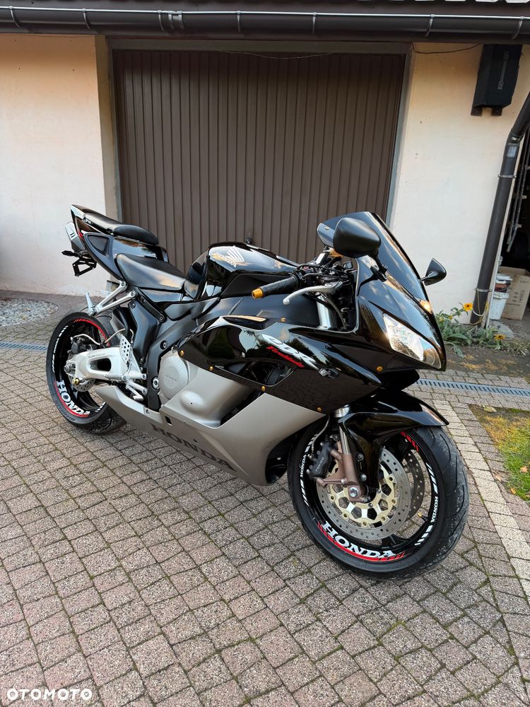 Honda CBR - 28