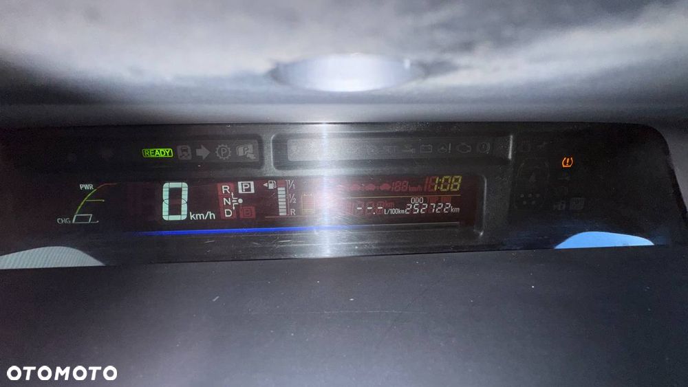 Toyota Prius+ Hybrid 135 Active - 11