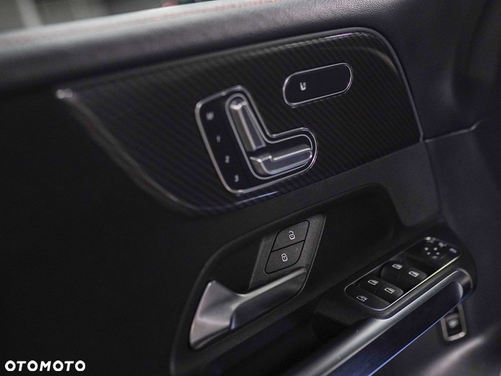 Mercedes-Benz GLB - 20