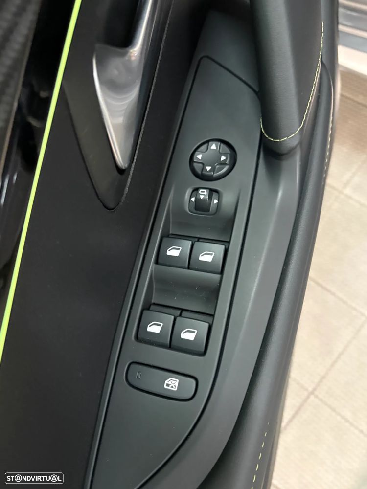 Peugeot e-208 GT - 19