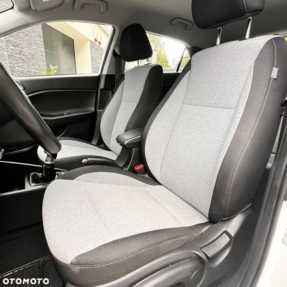 Hyundai i20 1.4 Comfort - 14