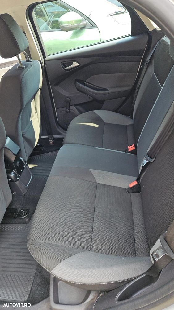FORD Focus 2013 — imagine 10