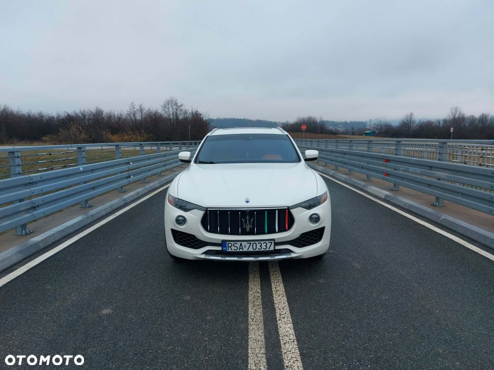 Maserati Levante Q4 GranLusso - 1