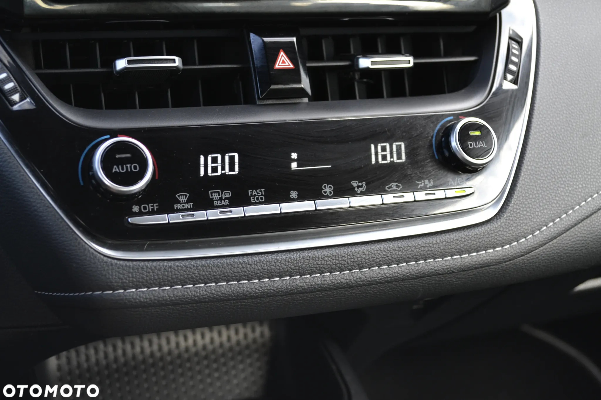 Toyota Corolla 1.8 Hybrid Comfort - 31