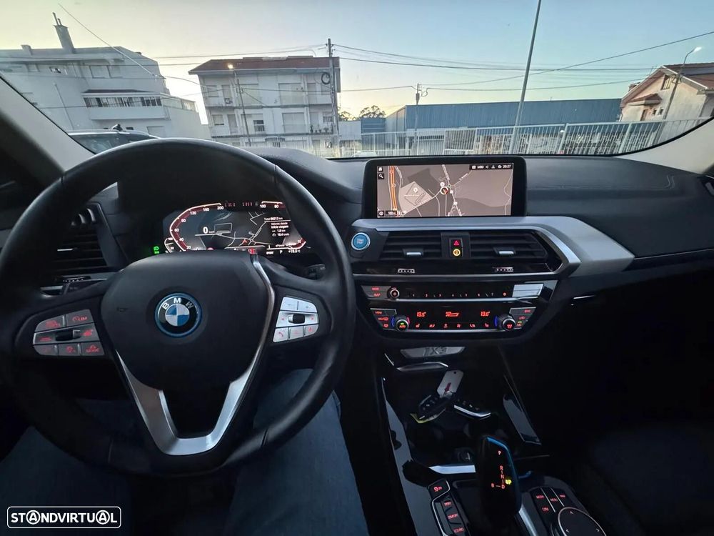 BMW iX3 Inspiring - 8