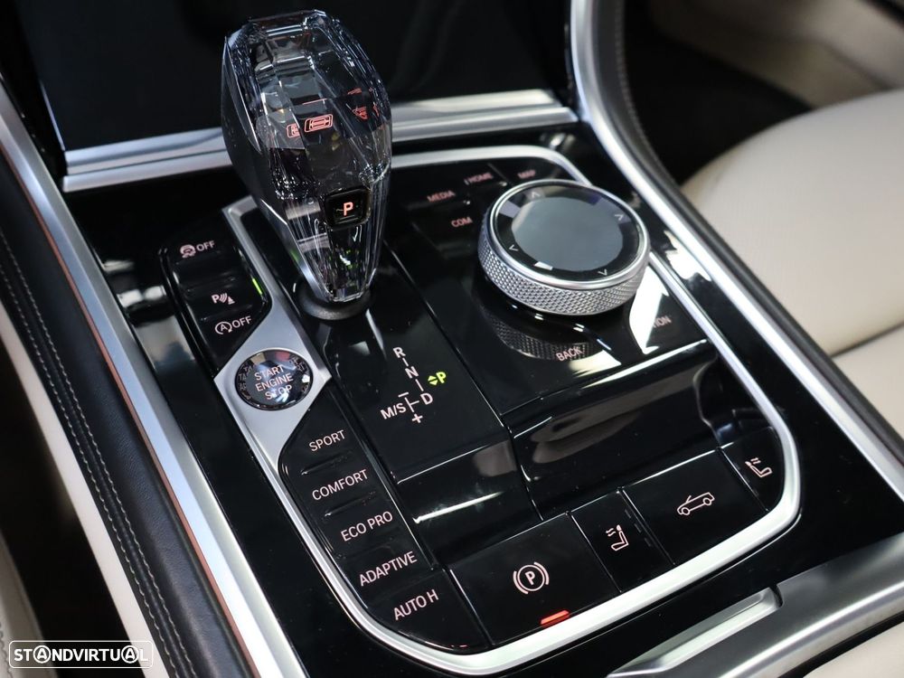BMW 840 i Pack M - 28
