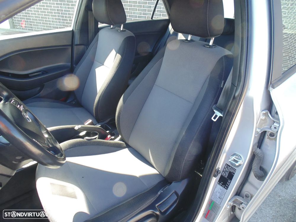 Hyundai i20 1.1 CRDi Access Plus - 22