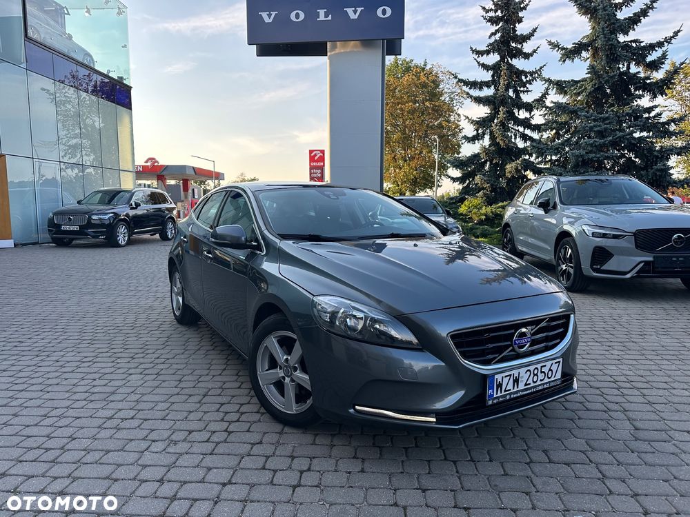 Volvo V40 D2 Momentum - 1