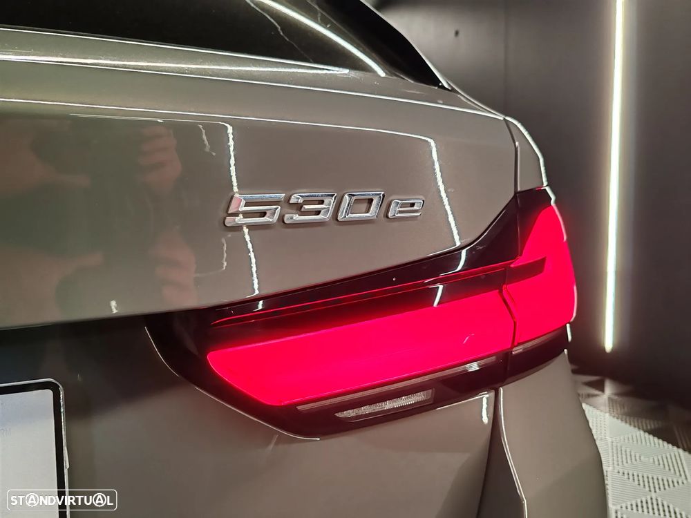 BMW 530 e Pack Desportivo M - 7