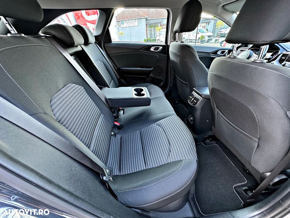 Kia Ceed - 8