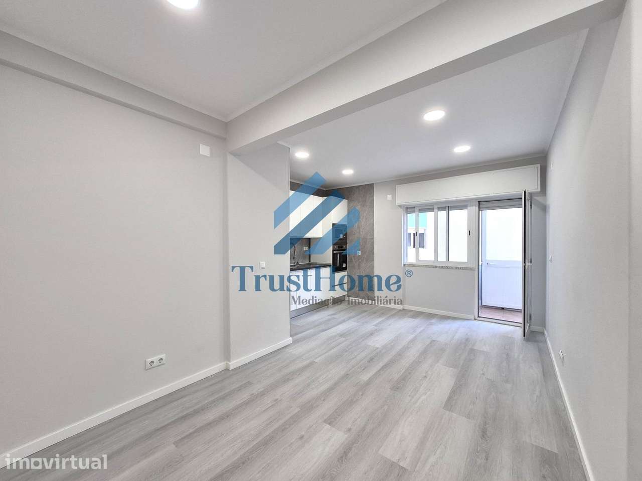 T1  Remodelado em Venteira centro da  Amadora - Grande imagem: 4/26